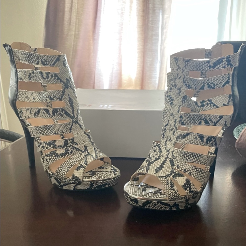 Bar III Snake print heels